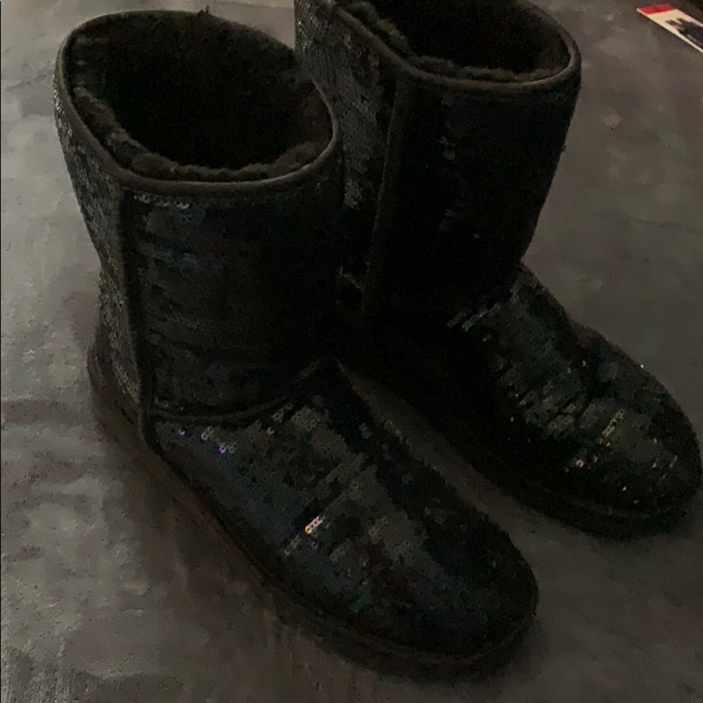 Black uggs